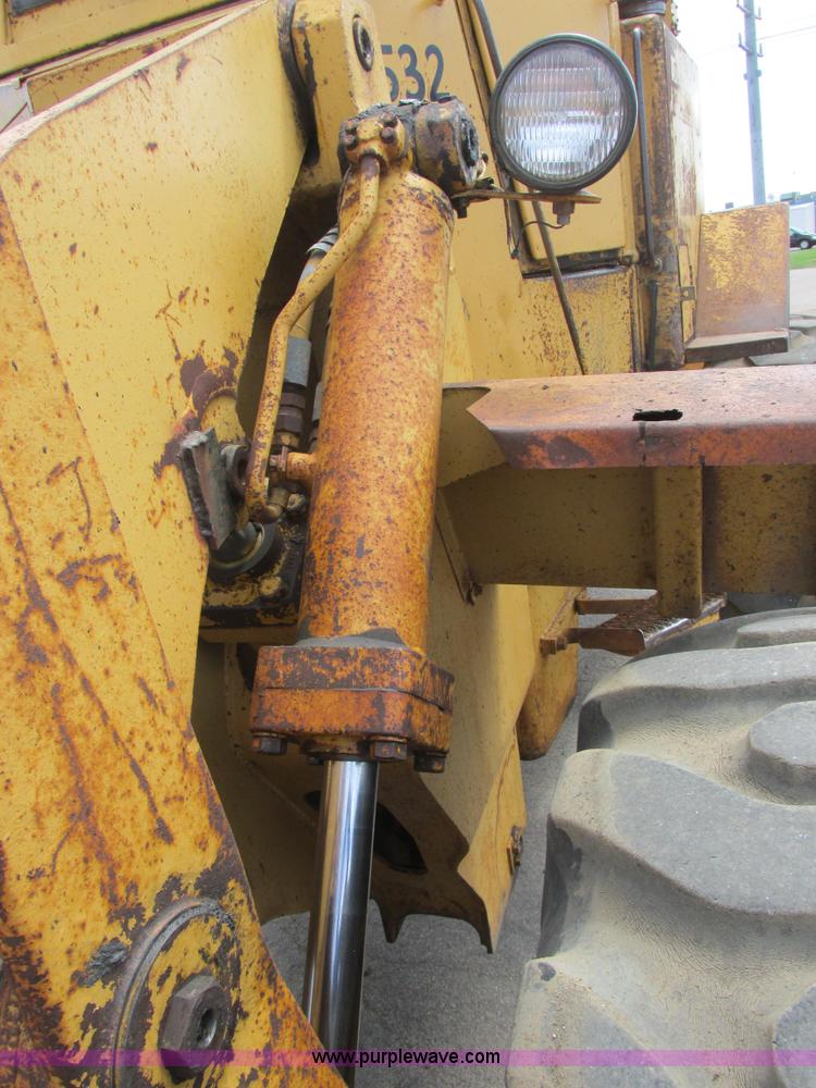 image for item I2626 1974 Caterpillar 930 wheel loader