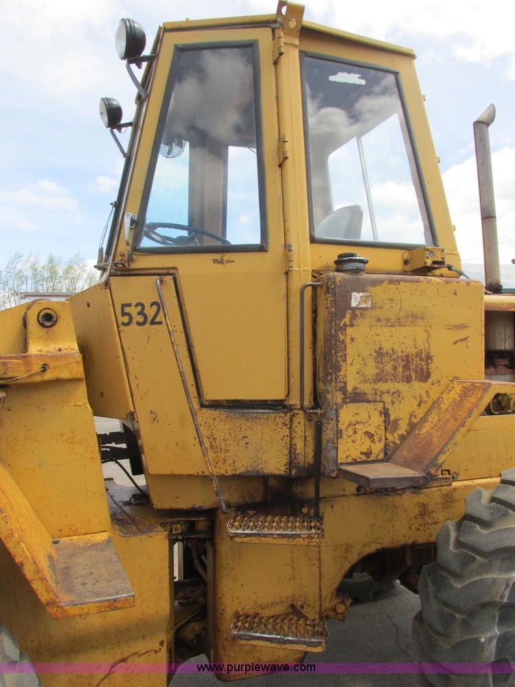 image for item I2626 1974 Caterpillar 930 wheel loader