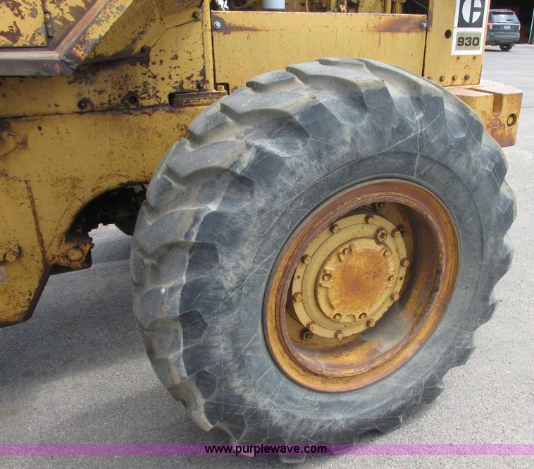 image for item I2626 1974 Caterpillar 930 wheel loader