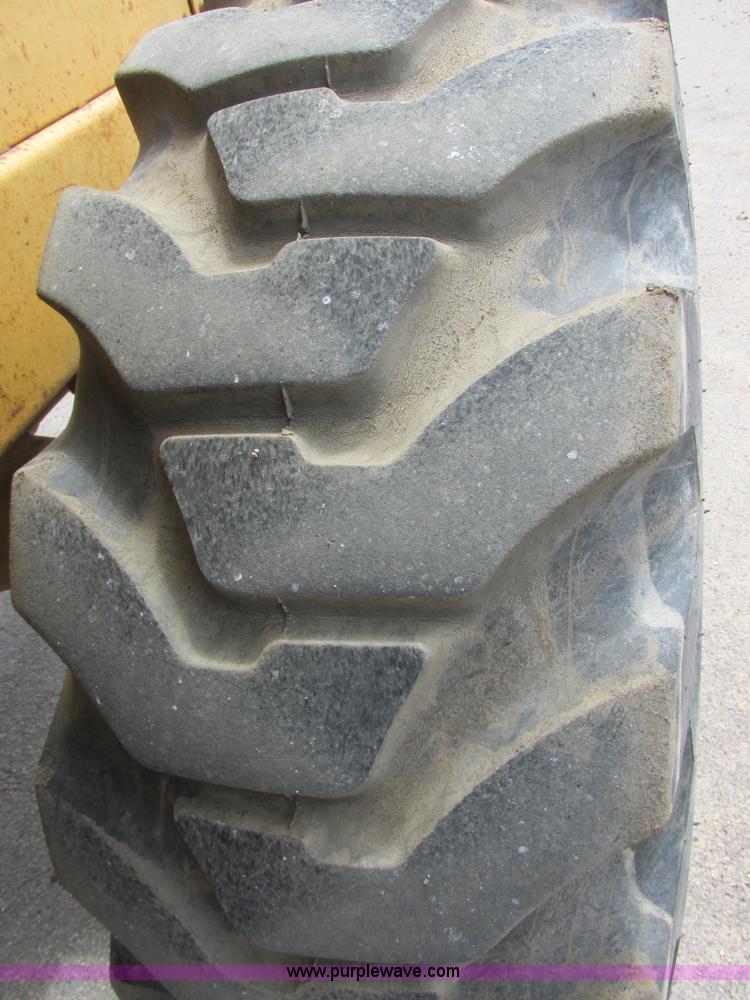 image for item I2626 1974 Caterpillar 930 wheel loader