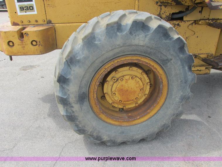 image for item I2626 1974 Caterpillar 930 wheel loader