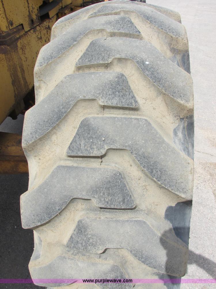 image for item I2626 1974 Caterpillar 930 wheel loader