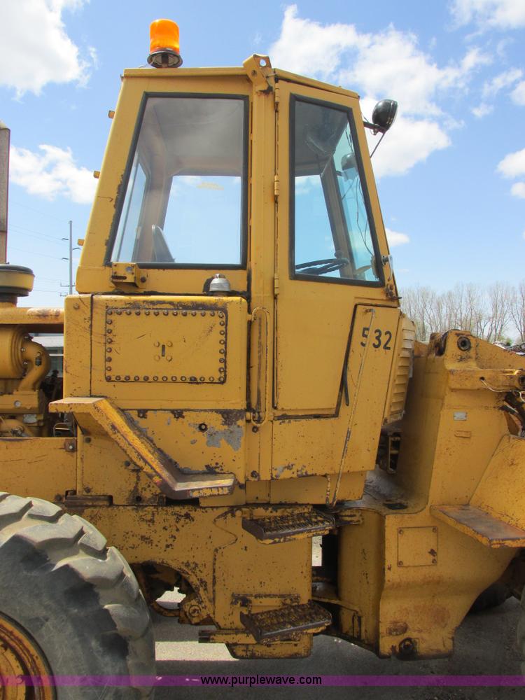 image for item I2626 1974 Caterpillar 930 wheel loader
