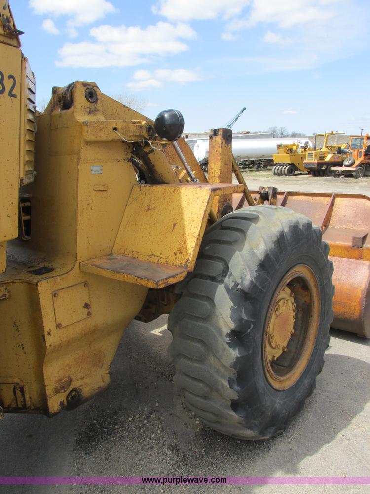 image for item I2626 1974 Caterpillar 930 wheel loader
