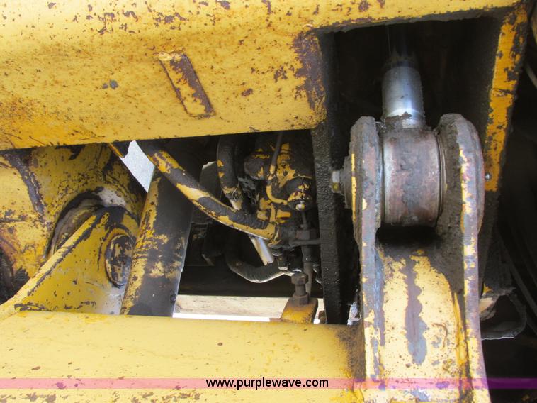 image for item I2626 1974 Caterpillar 930 wheel loader