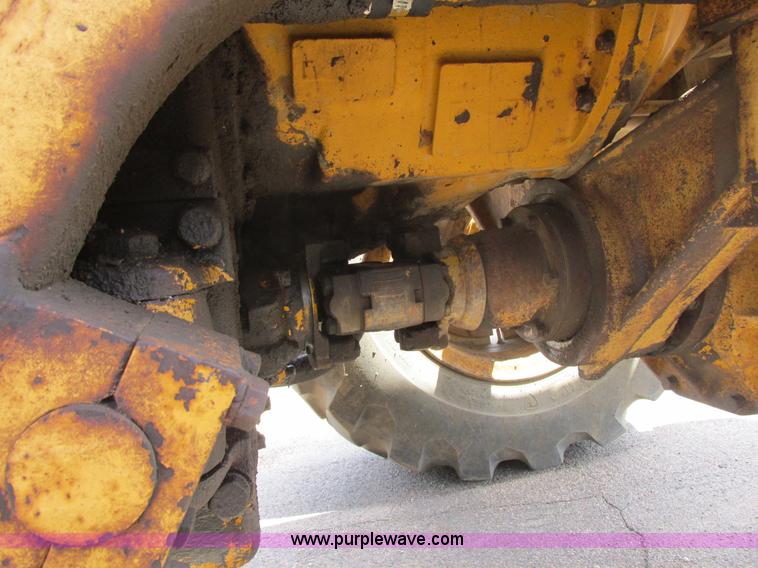 image for item I2626 1974 Caterpillar 930 wheel loader