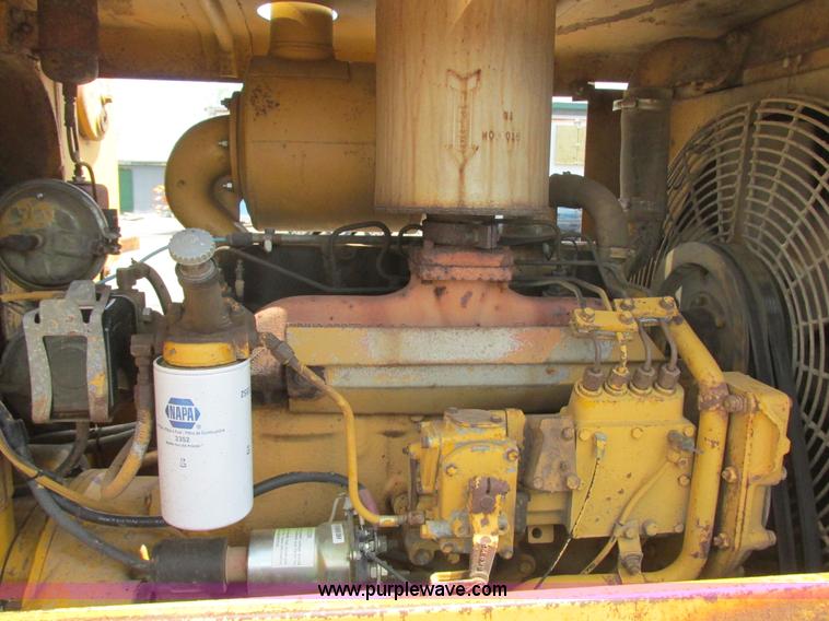 image for item I2626 1974 Caterpillar 930 wheel loader