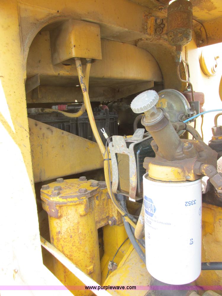 image for item I2626 1974 Caterpillar 930 wheel loader