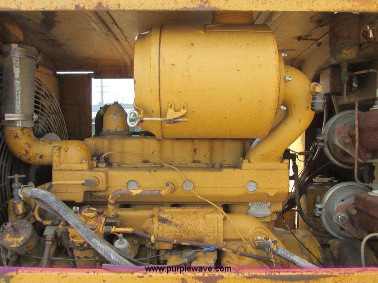 image for item I2626 1974 Caterpillar 930 wheel loader