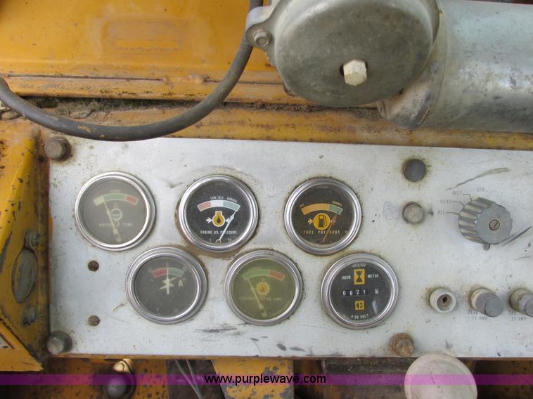 image for item I2626 1974 Caterpillar 930 wheel loader