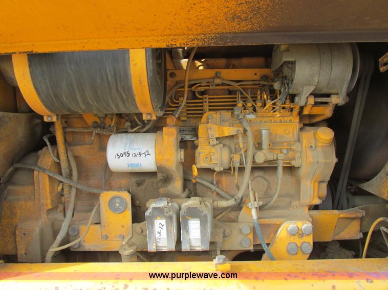 image for item I2627 1988 John Deere 770B articulated motor grader