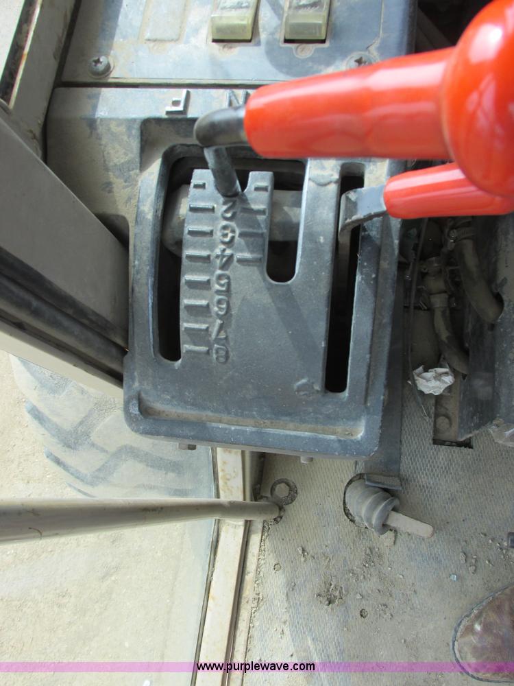 image for item I2627 1988 John Deere 770B articulated motor grader