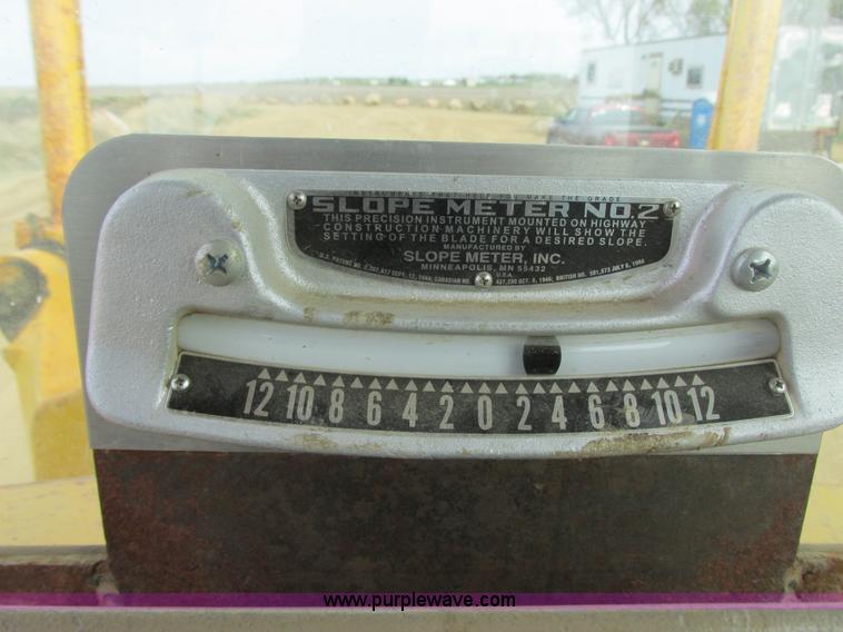 image for item I2627 1988 John Deere 770B articulated motor grader