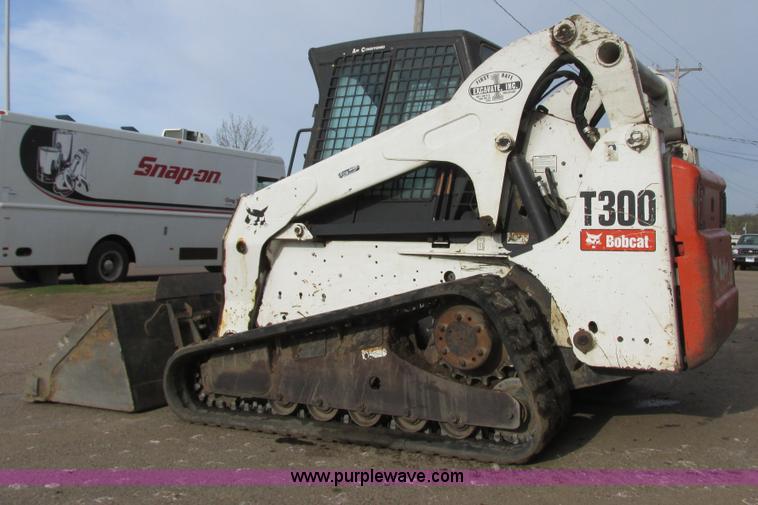 image for item I2630 2010 Bobcat T300 skid steer