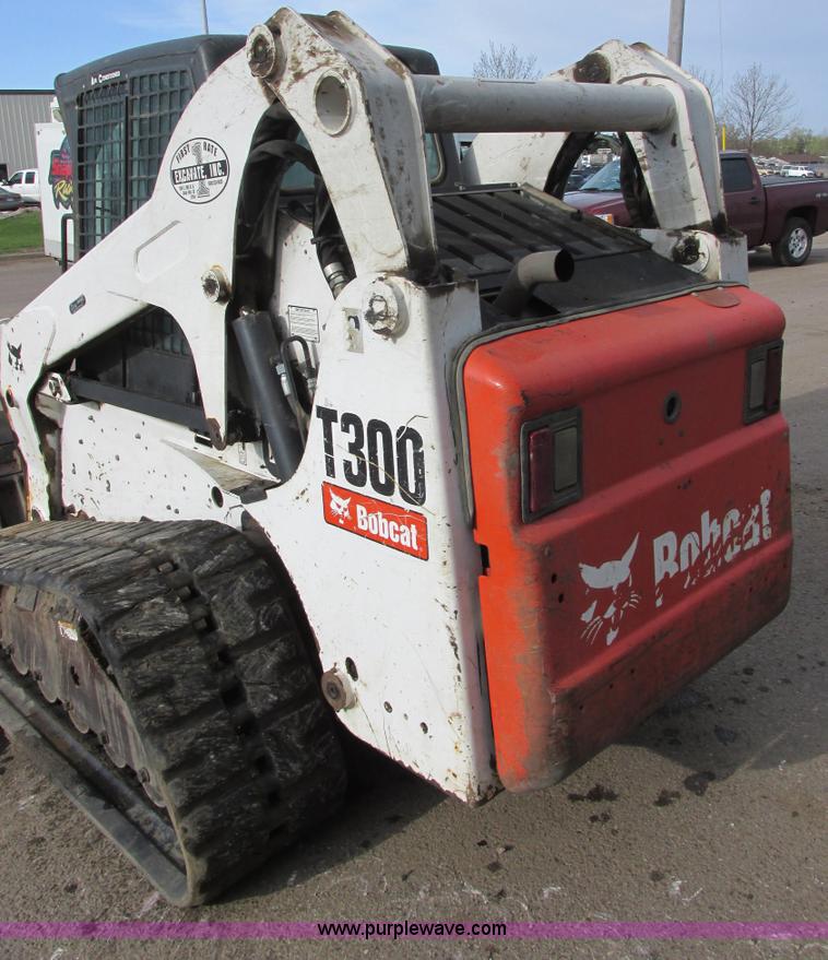 image for item I2630 2010 Bobcat T300 skid steer