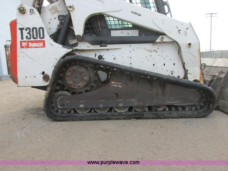 image for item I2630 2010 Bobcat T300 skid steer