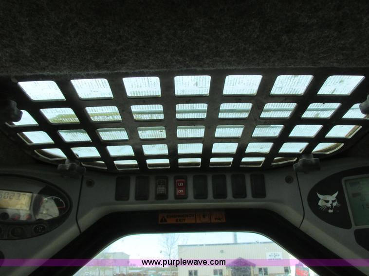 image for item I2630 2010 Bobcat T300 skid steer