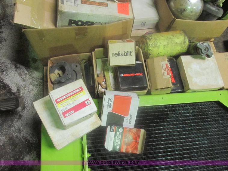 image for item I2635 Assorted Terex TS14 scraper parts