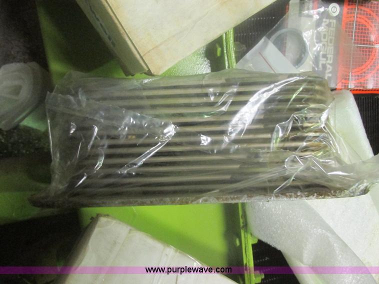 image for item I2635 Assorted Terex TS14 scraper parts