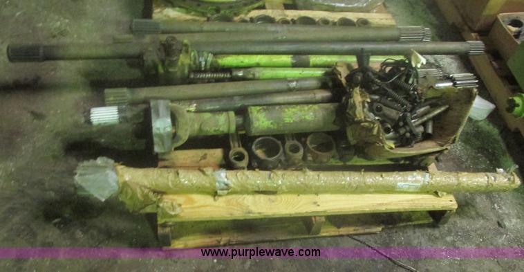 image for item I2635 Assorted Terex TS14 scraper parts