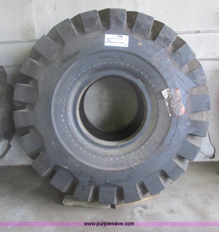 image for item I2657 (2) Firestone 29.5-25 L-5 loader or dozer tires