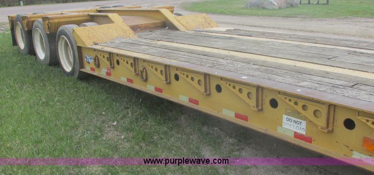 image for item I2692 2000 Eager Beaver 50GSL triple axle detachable lowboy trailer