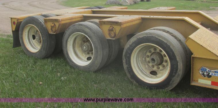 image for item I2692 2000 Eager Beaver 50GSL triple axle detachable lowboy trailer