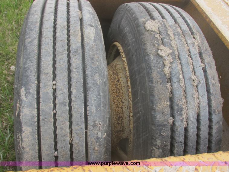 image for item I2692 2000 Eager Beaver 50GSL triple axle detachable lowboy trailer