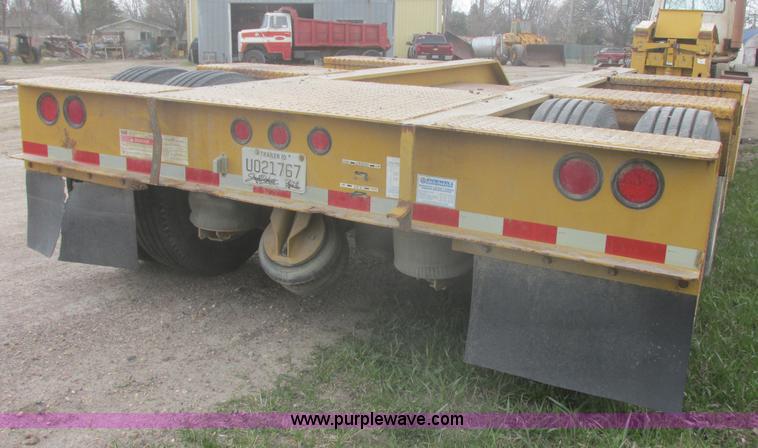 image for item I2692 2000 Eager Beaver 50GSL triple axle detachable lowboy trailer