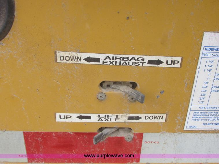 image for item I2692 2000 Eager Beaver 50GSL triple axle detachable lowboy trailer