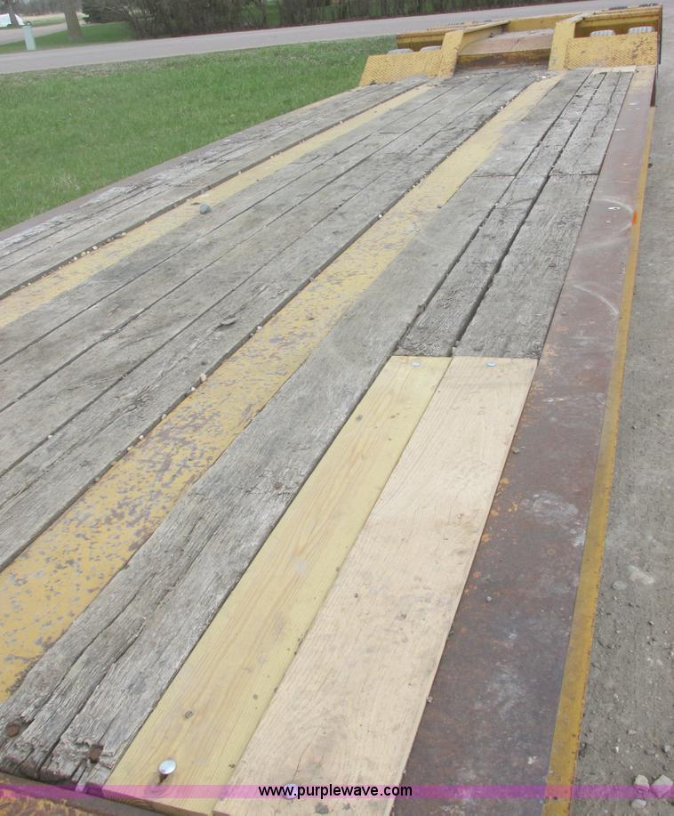 image for item I2692 2000 Eager Beaver 50GSL triple axle detachable lowboy trailer