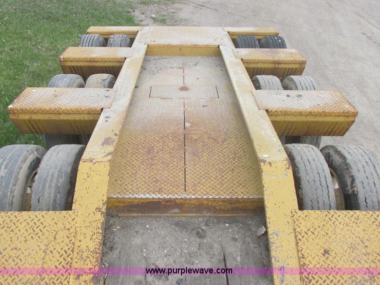 image for item I2692 2000 Eager Beaver 50GSL triple axle detachable lowboy trailer