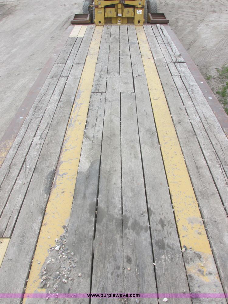 image for item I2692 2000 Eager Beaver 50GSL triple axle detachable lowboy trailer