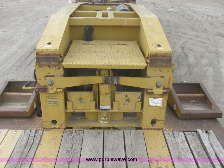 image for item I2692 2000 Eager Beaver 50GSL triple axle detachable lowboy trailer