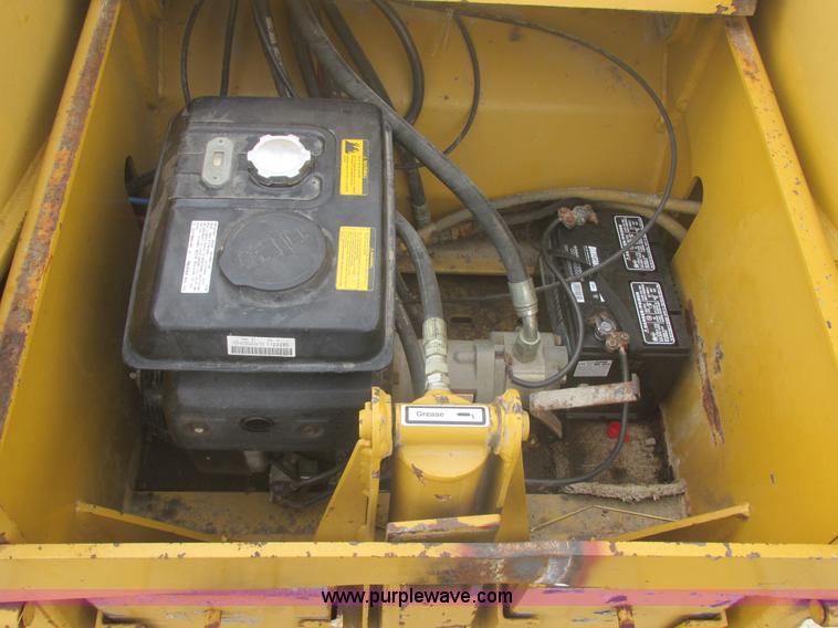 image for item I2692 2000 Eager Beaver 50GSL triple axle detachable lowboy trailer