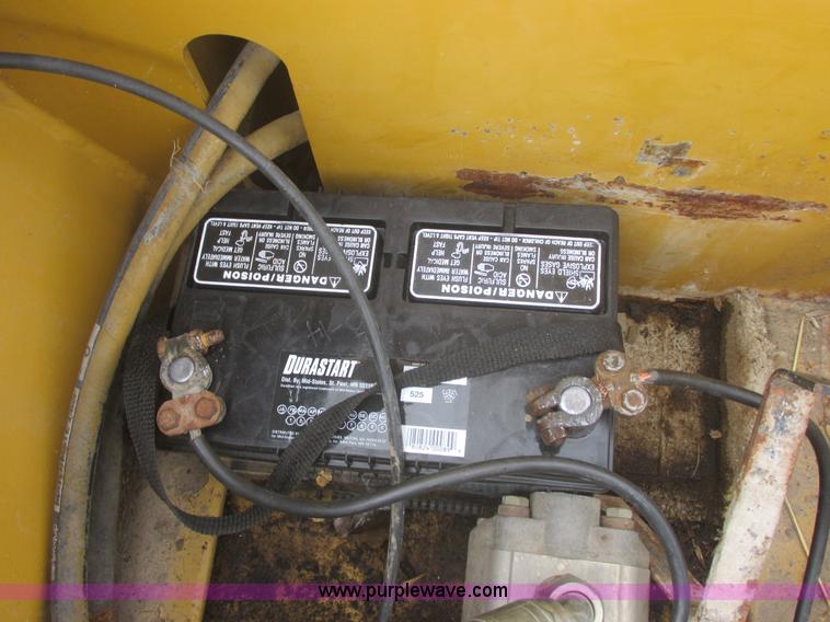 image for item I2692 2000 Eager Beaver 50GSL triple axle detachable lowboy trailer