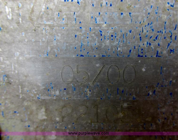 image for item I2692 2000 Eager Beaver 50GSL triple axle detachable lowboy trailer