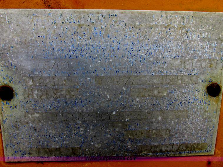 image for item I2692 2000 Eager Beaver 50GSL triple axle detachable lowboy trailer