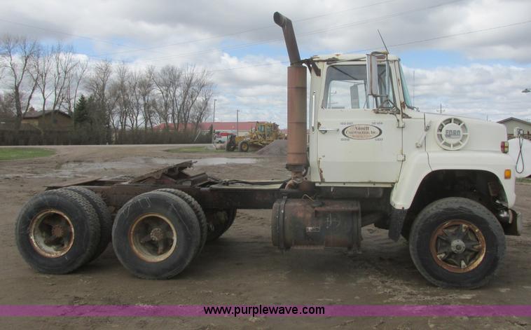 image for item I2694 1978 Ford semi truck