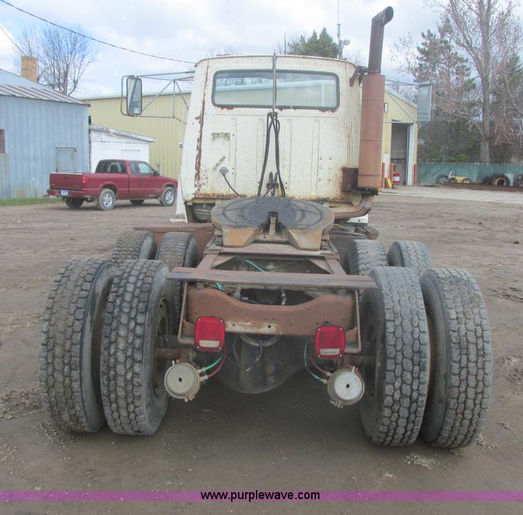 image for item I2694 1978 Ford semi truck