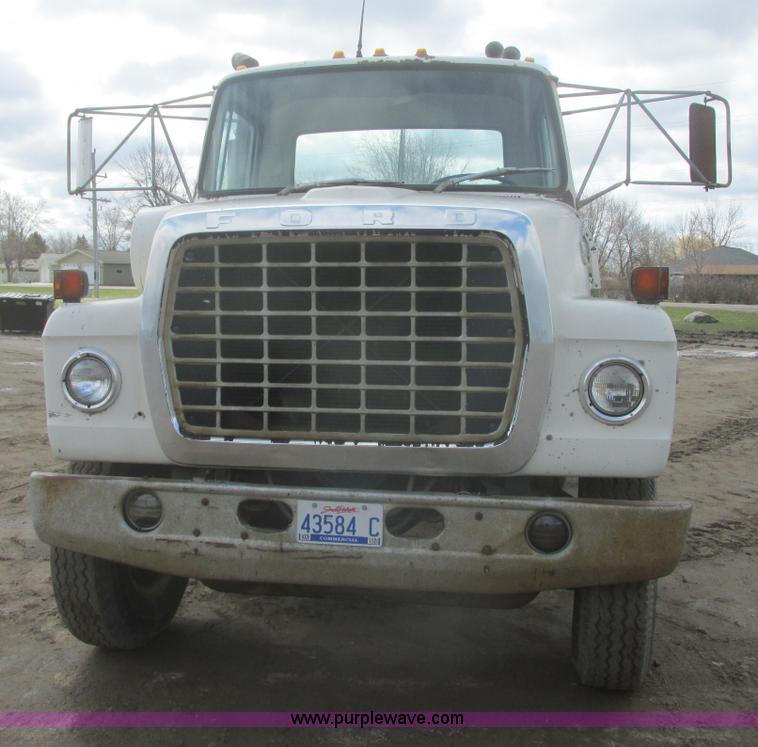 image for item I2694 1978 Ford semi truck