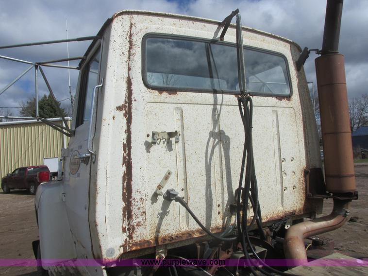 image for item I2694 1978 Ford semi truck