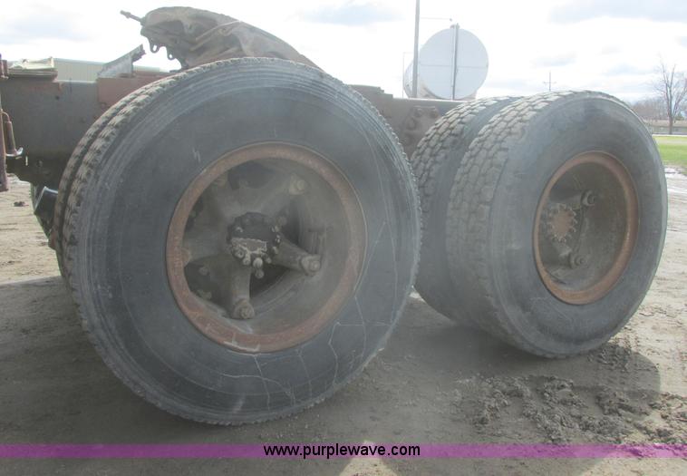 image for item I2694 1978 Ford semi truck