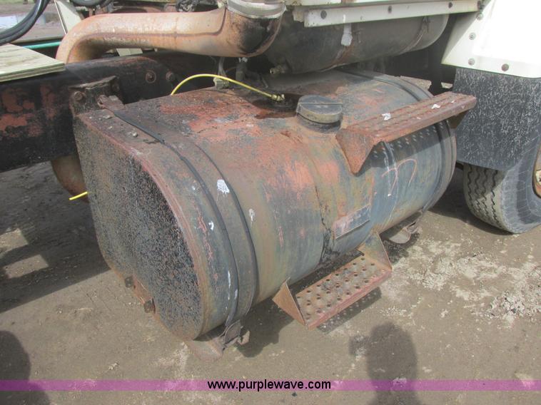 image for item I2694 1978 Ford semi truck