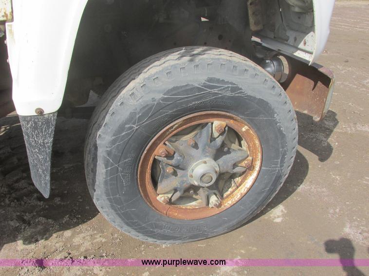 image for item I2694 1978 Ford semi truck