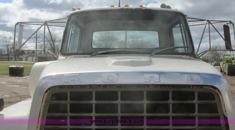 image for item I2694 1978 Ford semi truck
