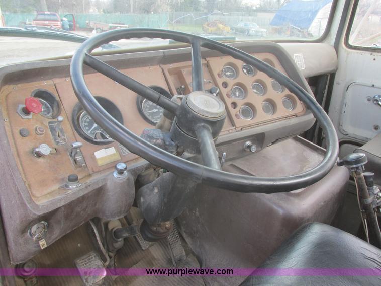 image for item I2694 1978 Ford semi truck