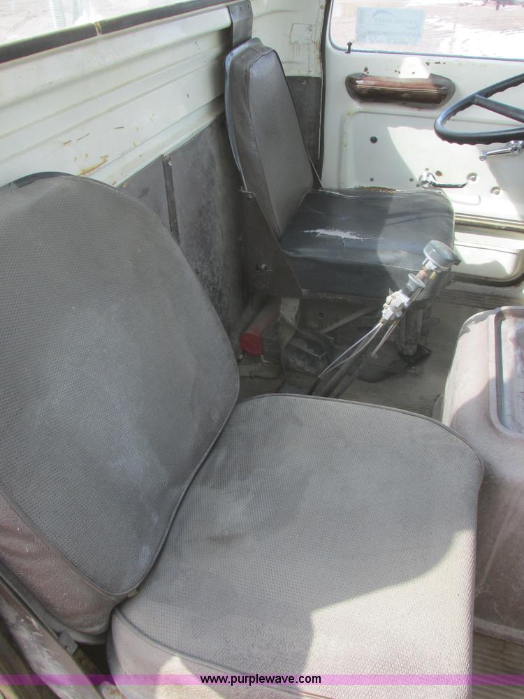 image for item I2694 1978 Ford semi truck