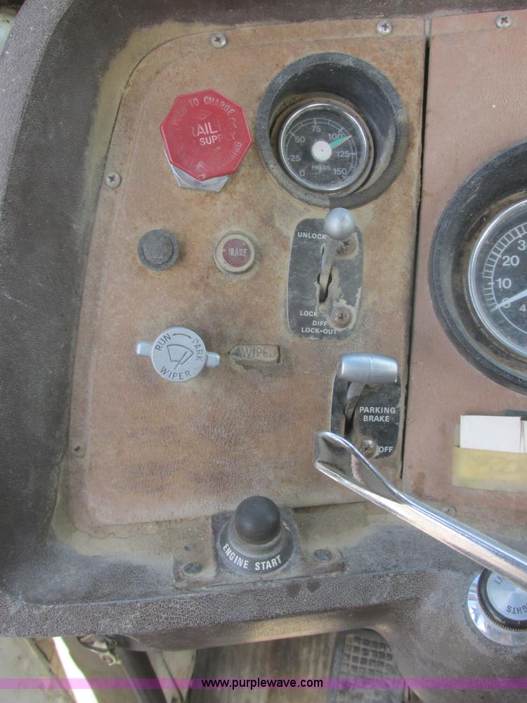 image for item I2694 1978 Ford semi truck