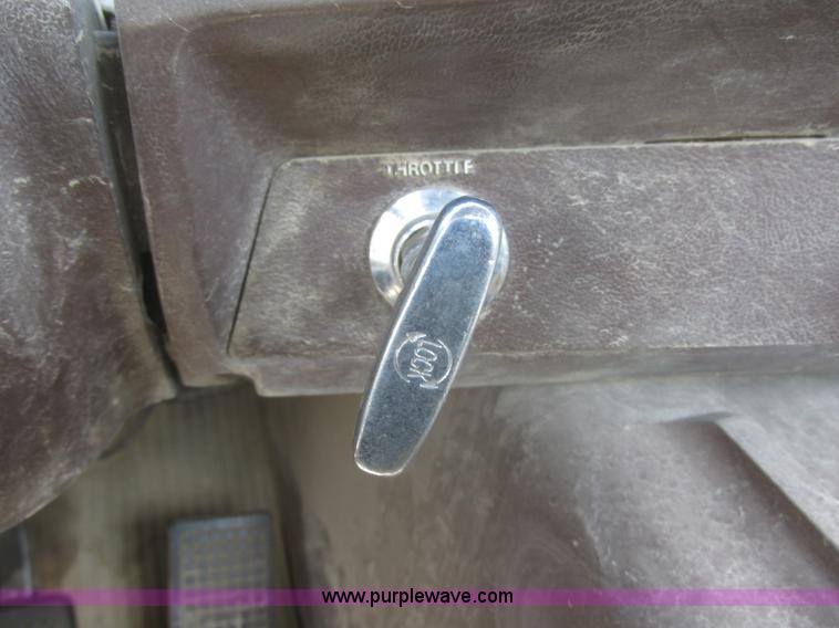 image for item I2694 1978 Ford semi truck